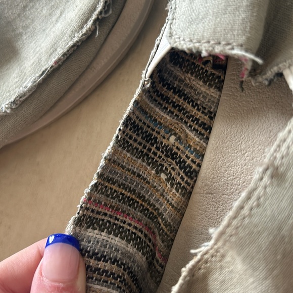 Like new Sanuk’s - Picture 5 of 5